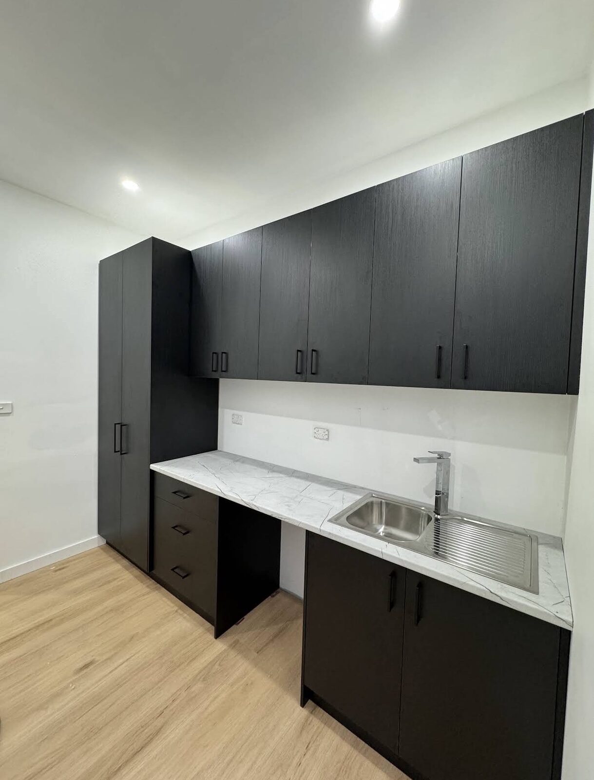 Clean kitchen and cabinetry after professional cleaning